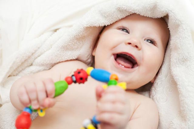 Brincadeiras e jogos para estimular o seu bebê